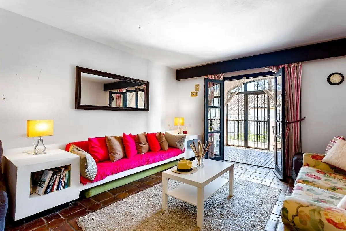 Apartment Estudio A Pie De Playa By Holidays2Rent Sitio de Calahonda