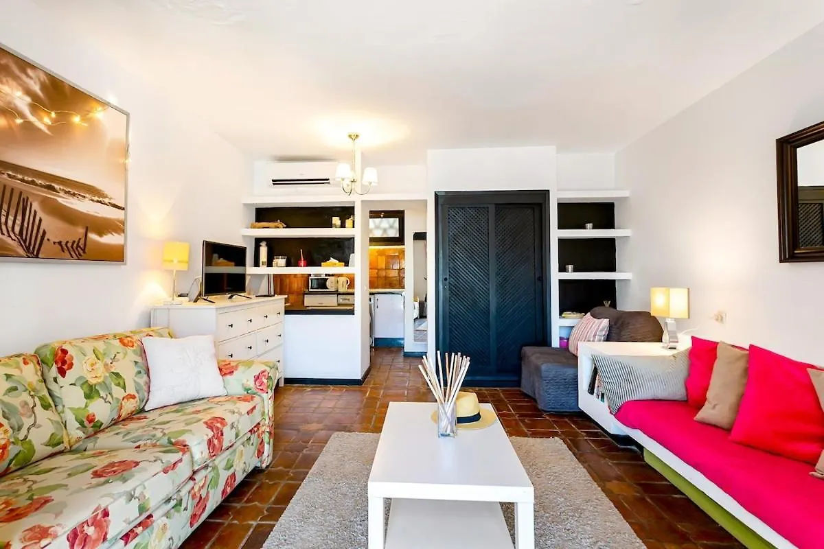 Apartment Estudio A Pie De Playa By Holidays2Rent Sitio de Calahonda
