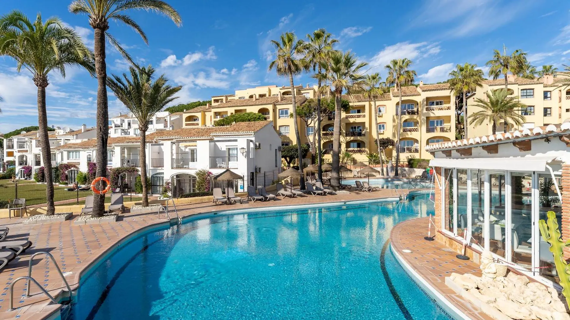 Apartment Estudio A Pie De Playa By Holidays2Rent Sitio de Calahonda