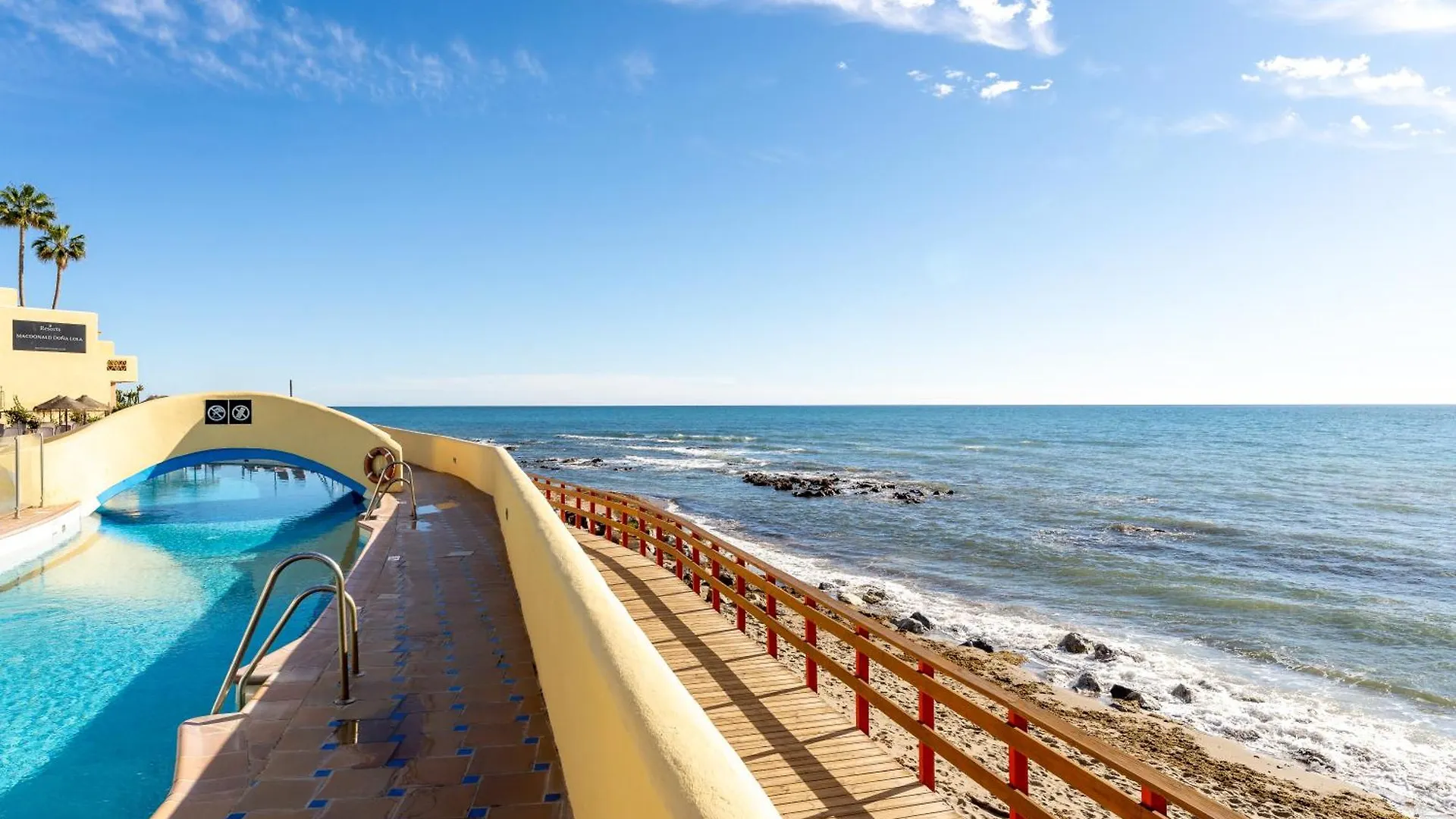 Estudio A Pie De Playa By Holidays2Rent Sitio de Calahonda Apartment